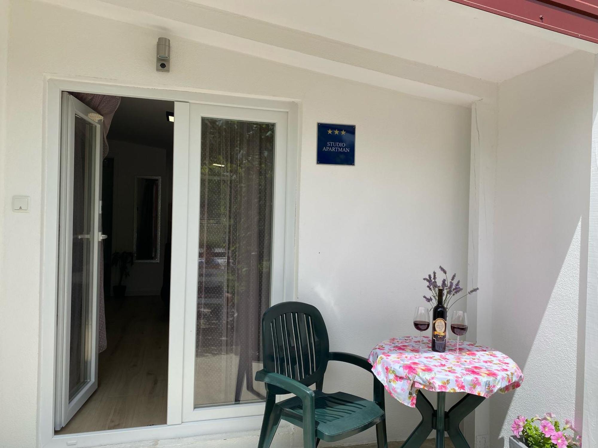 Studio Apartment Adrijana Zagreb Exterior photo